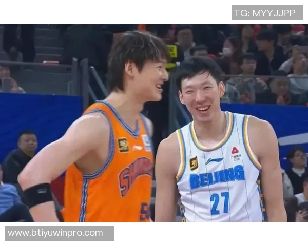 周琦内线强攻首开记录展现实力随即再度发力制造杀伤 周琦内线强攻首开记录展现实力随即再度发力制造杀伤