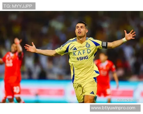 C罗个人净资产突破14亿美元成为全球足坛首位亿万富翁