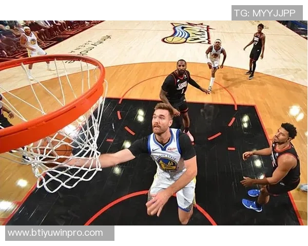 斯潘塞表现亮眼8投5中贡献16分4篮板4助攻助力球队险些逆转成功