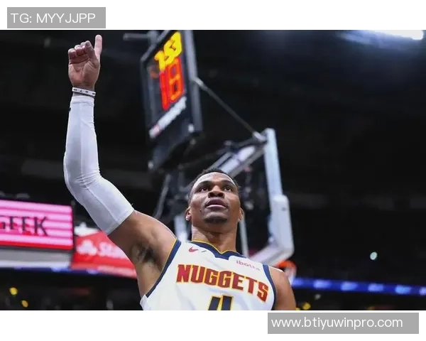 威少在1月12日NBA最佳球员评选中脱颖而出展现卓越表现